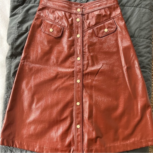 No 6 - Elizabeth Snap Front Skirt in Sienna Crinkle Patent Leather Size XS 24” - Picture 6 of 11